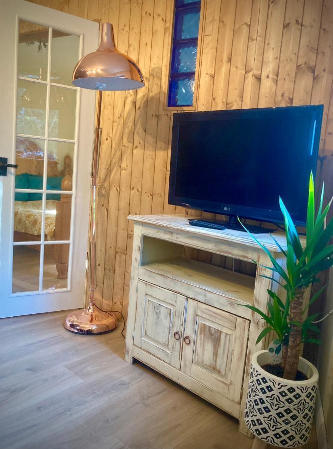 Aqua Shack At Pure Shores Retreats Lejlighed New Quay Eksteriør billede